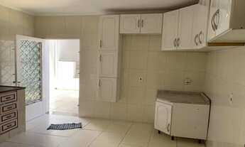 Imagem 4: EF RA Amil aluga casa com 220 metros quadrados com 3 quartos em Centro - Jacareí - SP