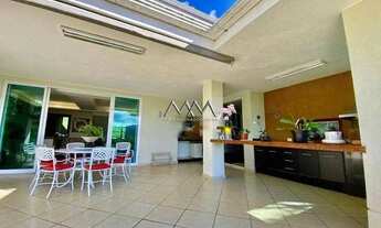 Imagem 3: Casa a Venda no Condomínio Vila Alpina com 3 Quartos - 315m² área construída e 1.000 m² de