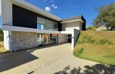 Imagem 3: MARAVILHOSA CASA COM VISTA DEFINITIVA NO CONOMÍNIO MIRANTE DO FIDALGO