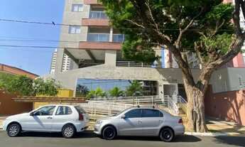 Imagem 3: Apartamento de um dormitório com duas vagas de garagens