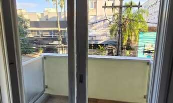 Imagem 2: Apartamento de dois dormitórios no bairro Menino Deus em Porto Alegre