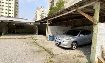 Imagem 7: Belo e amplo terreno com 728m² composto por 2 lotes situado na melhor região do bairro. Fl