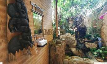 Imagem 2: Casa para venda possui 560 metros quadrados com 5 quartos em Jardim Cordeiro - São Paulo