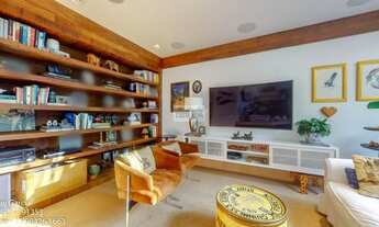 Imagem 2: Casa de Vila à Venda no Jardim América, Imóvel amplo com 4 Suítes e 3 Vagas de Garagem