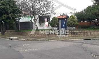 Imagem: Casa de esquina no bairro Passo da Areia