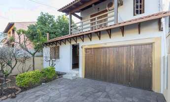 Imagem 2: Casa para Locação/Aluguel - 240m², 3 dormitórios, sendo 1 suites, 2 vagas - Teresópolis