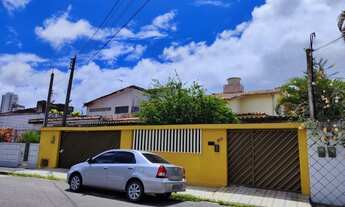 Imagem 2: Casa à venda com 4 quartos, 03 suítes na Madalena - Recife - PE