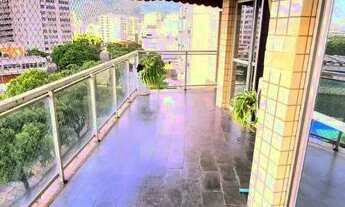 Imagem 2: Apartamento com varanda, 3 quartos, suíte, closet, dependência e vaga de garagem a venda n