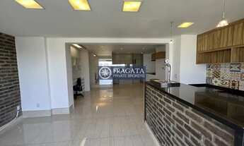 Imagem 7: Apartamento andar alto, com vista para avenida, com sol da manhã