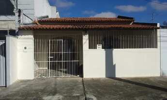 Imagem 2: Casa grande na frente academia Porto Center. 04 quartos, 02 Banheiros, 02 salas, e etc