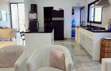 Imagem 5: Casa à venda em Santana de Parnaíba com 3 quartos sendo 3 suítes e 4 vagas