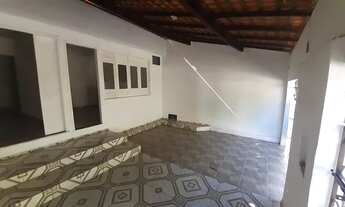 Imagem: ALUGO CASA DE 4/4 SENDO 1 SUÍTE NA AVENIDA