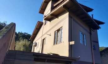 Imagem 2: Casa (Padrão), com 5 quartos e 5 banheiros à Venda, 299 m² em Palhoça/SC