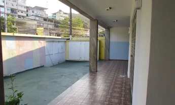 Imagem 2: Casarão comercial com piscina e anexo no Valqueire