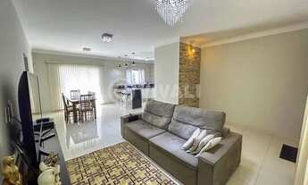 Imagem: Casa de rua - / Residencial / Real Parque