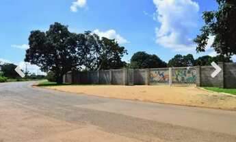 Imagem 2: Lote Altiplano Leste - Condominio à beira do asfalto da rua principal