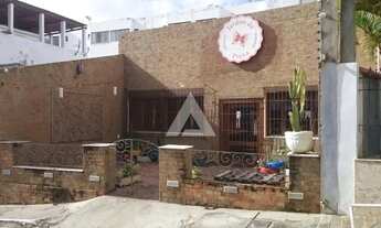 Imagem 2: Casa no Rio Vermelho com 314m² à venda por R$ 950.000,00