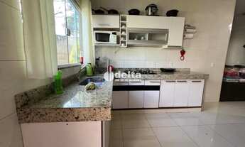 Imagem 5: Casa disponível para venda no bairro Laranjeiras em Uberlândia MG