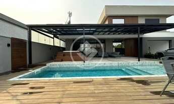 Imagem: Casa alto padrão à venda tem 247 metros