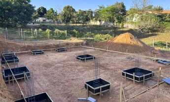 Imagem 3: Lote Altiplano Leste - Condominio à beira do asfalto da rua principal