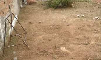 Imagem 2: Terreno já murado e com portão