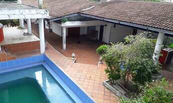 Imagem: Casa com piscina para eventos