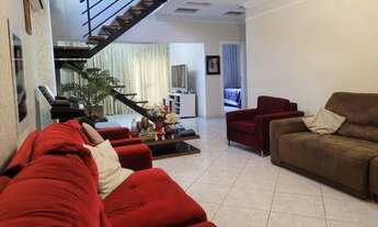 Imagem 2: Impecável Sobrado Condomínio Residencial Rio de Janeiro III com 3 Suítes e muito Espaço