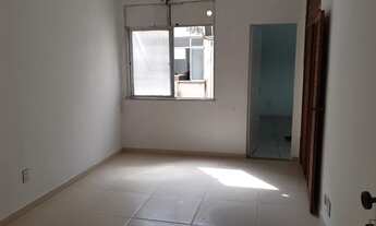 Imagem 7: Sala para venda 36 m2 (2 salas com banheiro e copa) no Centro de Madureira. Prédio com ele