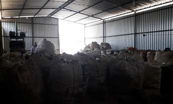 Imagem 4: Oportunidade, Somente a vista, Terreno com galpões, guarita, banheiros e almoxarifado!