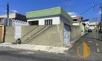 Imagem: CASA COM DOIS QUARTOS, QUINTAL E GARAGEM