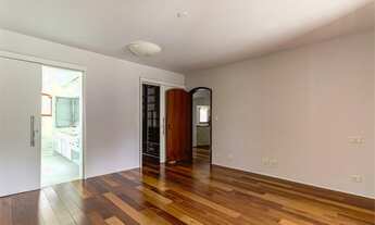 Imagem: Sobrado para venda possui 449 metros quadrados