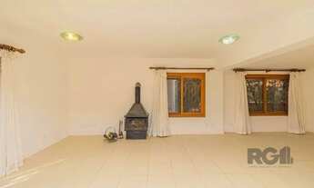 Imagem 2: Excelente casa em condomínio de 371m² com 5 dormitórios e 3 vagas de garagem