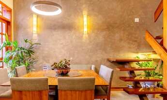 Imagem 4: DISCRETA POR FORA E EXUBERANTE POR DENTRO SE TORNA UMA DAS CASAS MAIS ESPECIAIS DO BAIRRO