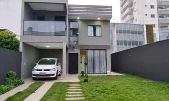 Imagem: Sobrado Centro de Itajaí - 3 Dormitórios