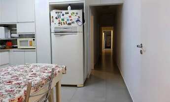 Imagem 2: Casa assobradada de 3 dormitórios em localização privilegiada no bairro do Embaré na cida