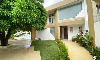 Imagem 2: Casa de Andar Espaçosa e Elegante Conforto, Amplitude e Sofisticação em Cada D