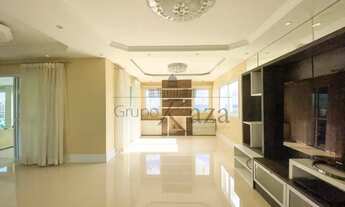 Imagem 3: Imóvel para aluguel possui 259 metros quadrados com 4 quartos