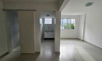 Imagem 5: Alugo Apartamento tipo studio amplo 38m² Reformado, Vista Livre, Silencioso, na Liberdade