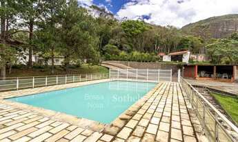Imagem 3: Casa linear com vista e integração à natureza em Teresópolis