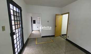 Imagem: Casa comercial com Habite-se, disponível