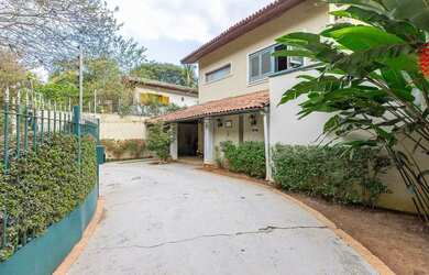 Imagem 2: Casa para venda em Alto de Pinheiros com 4 quartos, sendo 2 suítes , 198m²