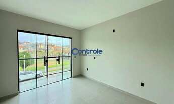 Imagem 4: Maravilhoso sobrado em Forquilhas, 3 banheiros, 2 suítes, 2 vagas de garagem