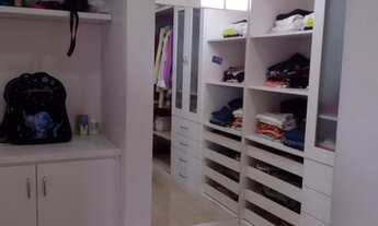 Imagem 6: Casa de condomínio para venda possui 450 metros quadrados com 4 quartos