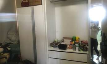 Imagem 2: Aluga-se um 1 qua apto para mulheres de respeito e boa indole (tem cama e guarda roupa