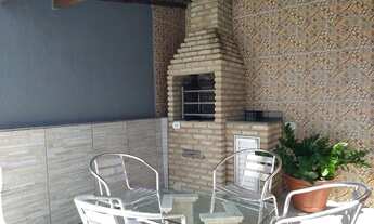 Imagem: Casa térrea com piscina em condomínio