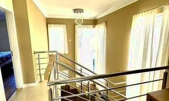 Imagem 2: Casa de condomínio sobrado para venda tem 236 metros quadrados com 3 quartos