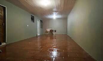 Imagem 2: Alugo casa em otima localização com 2 dormitórios