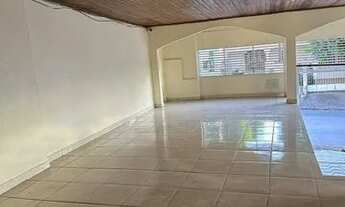 Imagem 7: ALUGA-SE CASA/NUCLEO 16/COM 5 DORMITÓRIOS/COM CLOSET/2º PISOS/QUINTAL/GARAGEM PARA 2 CARRO