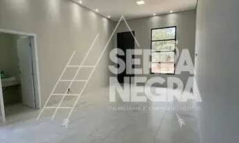 Imagem 2: CASA MODERNA, PÉ DIREITO ALTO, 3 QUARTOS, DENTRO DE CONDOMÍNIO, ARNIQUEIRAS