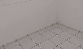 Imagem 2: Ótima casa com garagem bem localizada